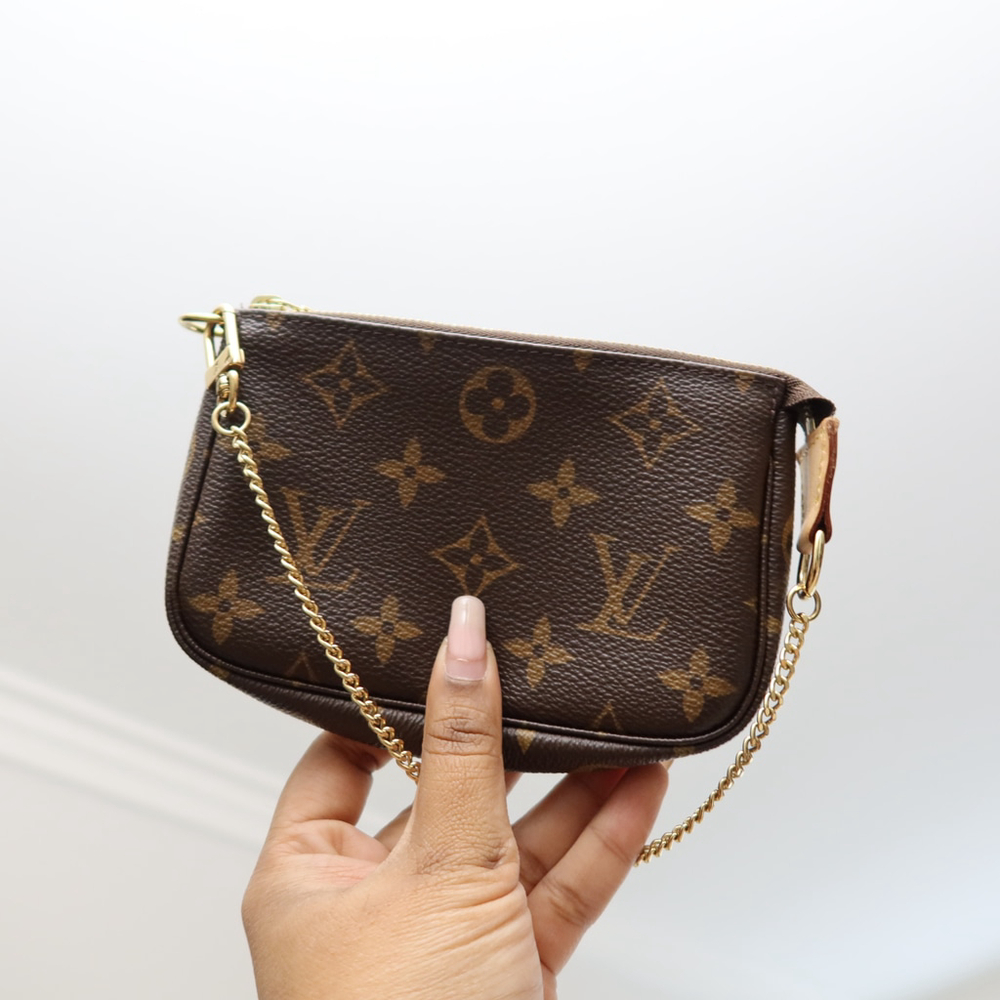 Louis Vuitton Mini Pochette Accessoires Monogram Canvas - Picture 2 of 10